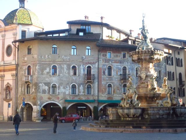 Piazza Santa Maria Maggiore, Trento